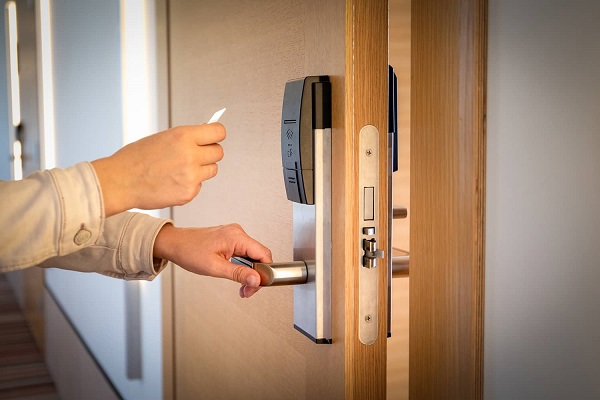 HƯỚNG DẪN SỬ DỤNG KHÓA CỬA ĐIỆN TỬ KASSLER CHI TIẾT NHẤT 2 Hướng dẫn sử dụng khóa cửa điện tử Kassler bằng thẻ từ